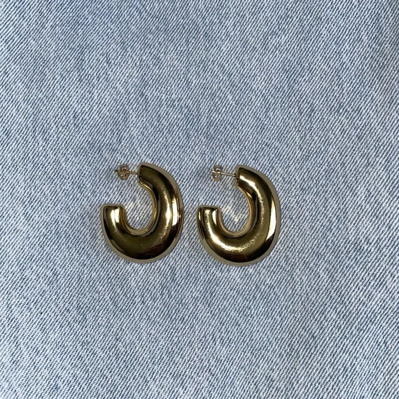 B. Collective Chunky Gold Hoop Earrings (Boutique) | SAMPLE SALE - Picture 3 of 3